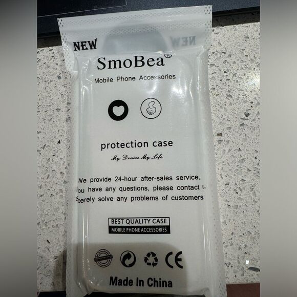 SmoBea iPhone 11 6.1" clear protective case - new in package - Picture 1 of 4